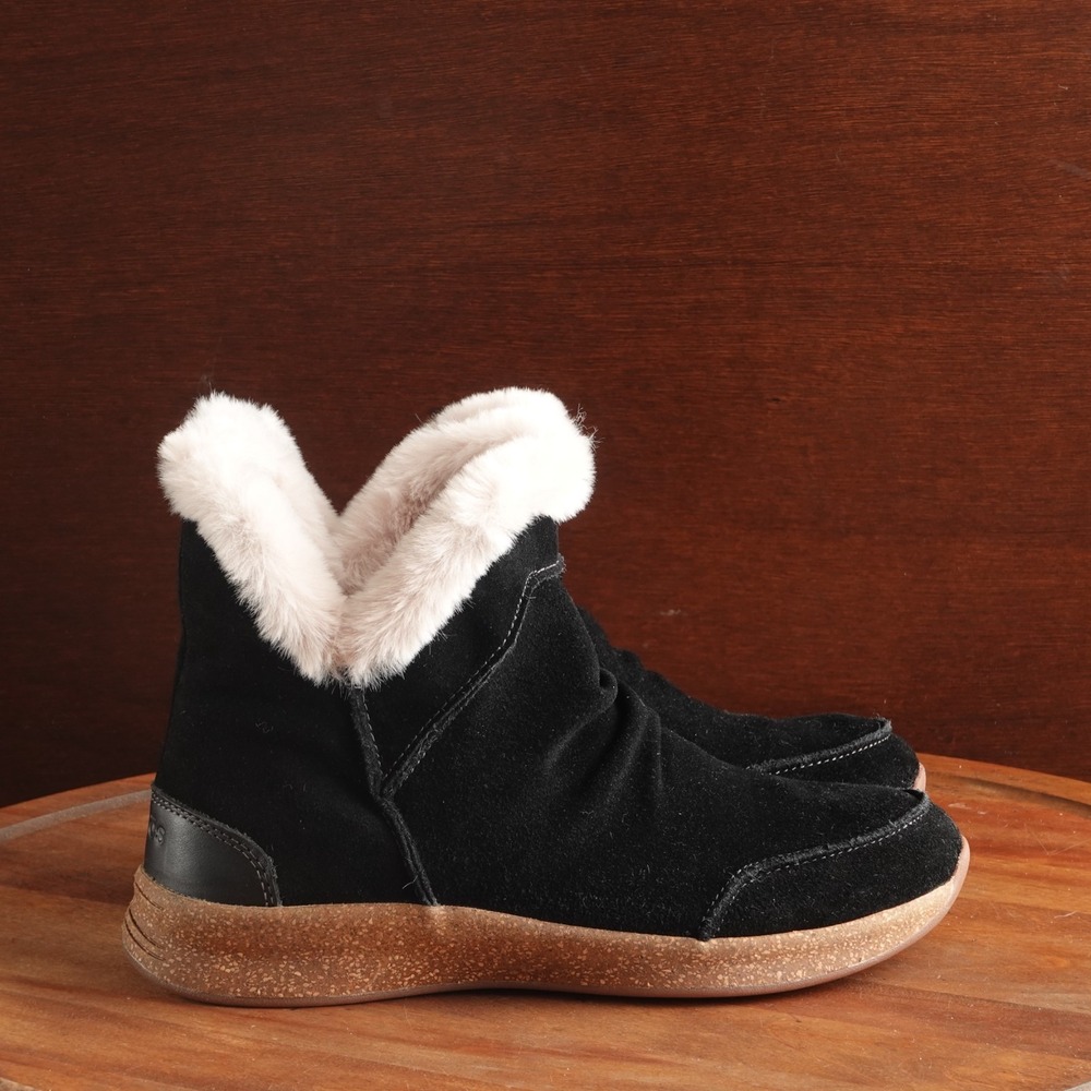 Taos Boots Womens SZ 7 Black Future Mid Suede Faux Fur Cozy Ankle Comfort Winter